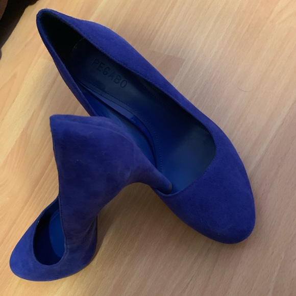 Royal blue suede pumps - Picture 4 of 4